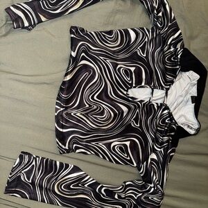 BLACK AND WHITE ABSTRACT TOP
